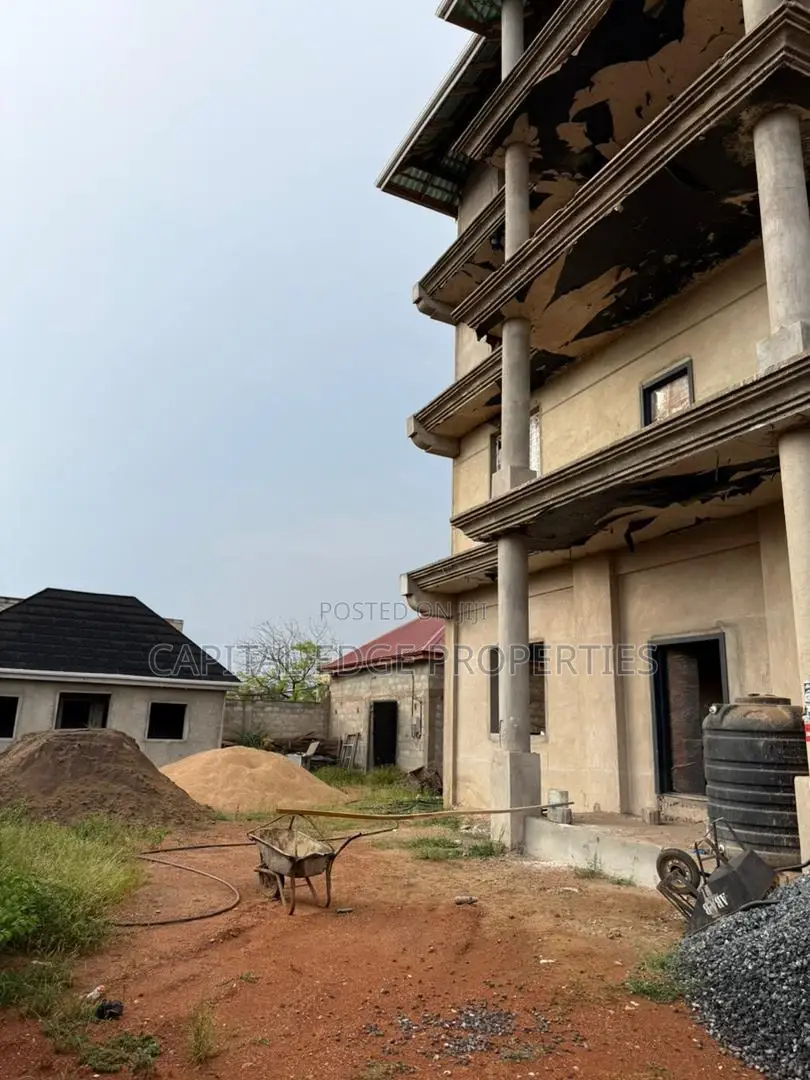 3bdrm House in Lake Side Estate for sale