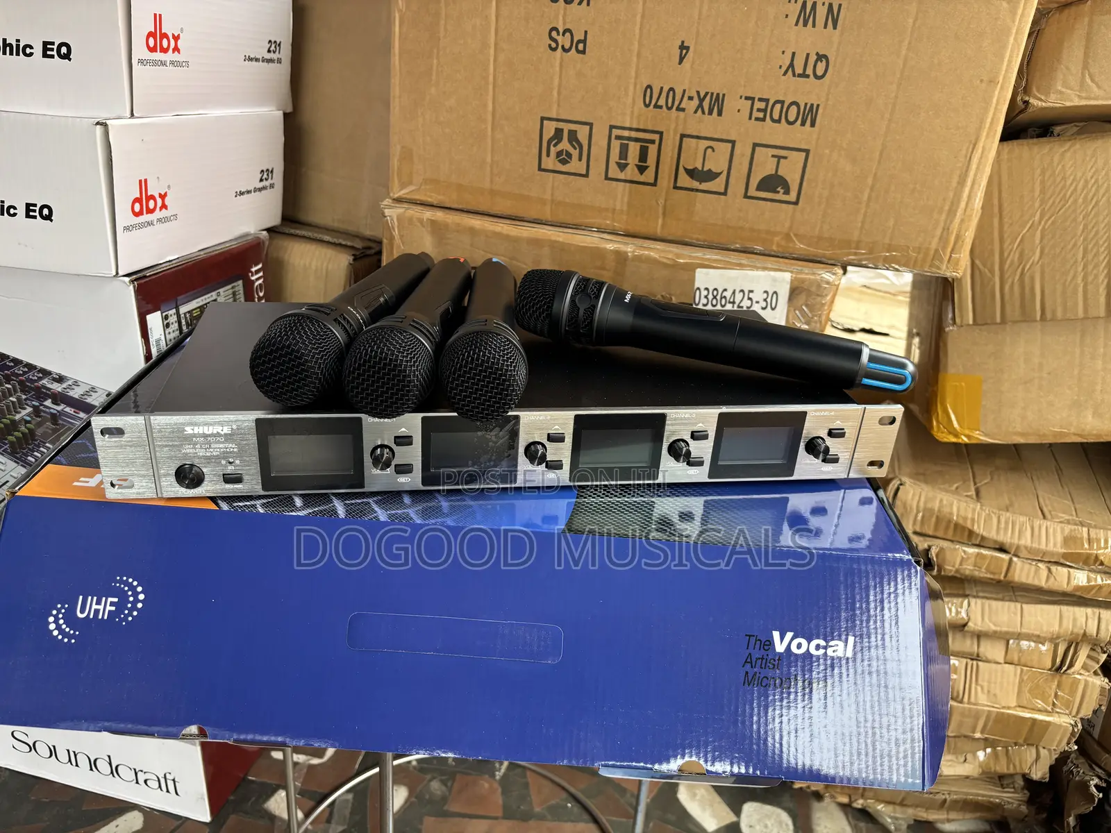 Shure Mx-7070 4-in-1 Digital Wireless Microphone