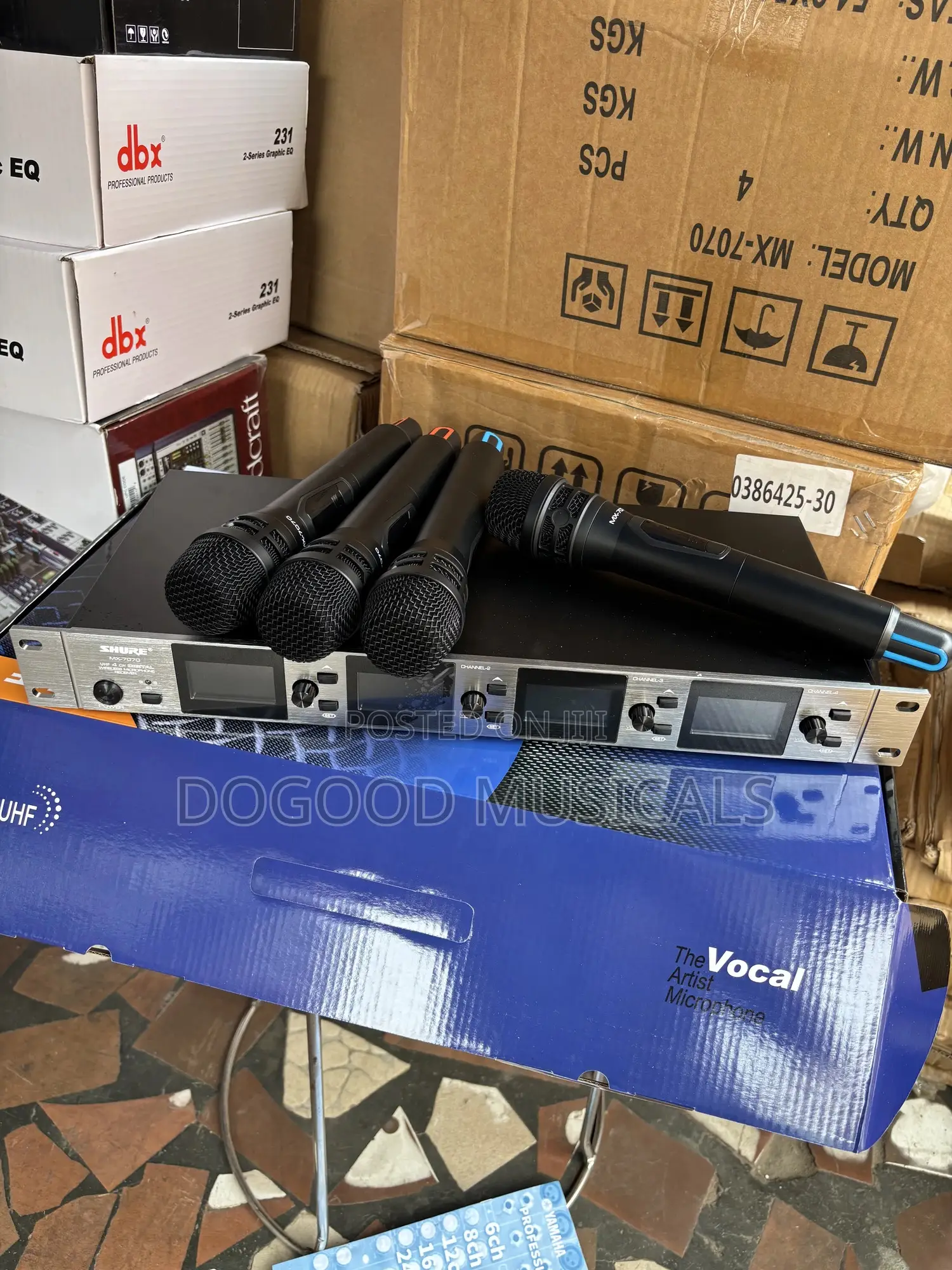 Shure Mx-7070 4-in-1 Digital Wireless Microphone