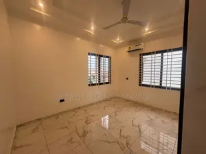 4bdrm Duplex in East Legon for sale