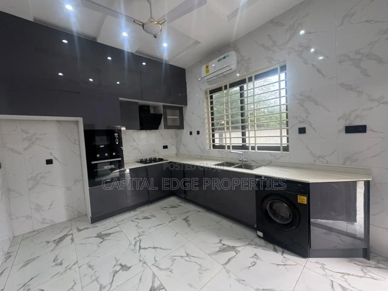 4bdrm Duplex in East Legon for sale