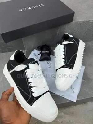 Numeris Black and White