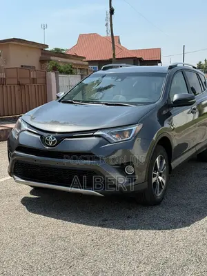 Toyota RAV4 XLE 4dr SUV AWD (2.5L 4cyl 6A) 2018 Gray