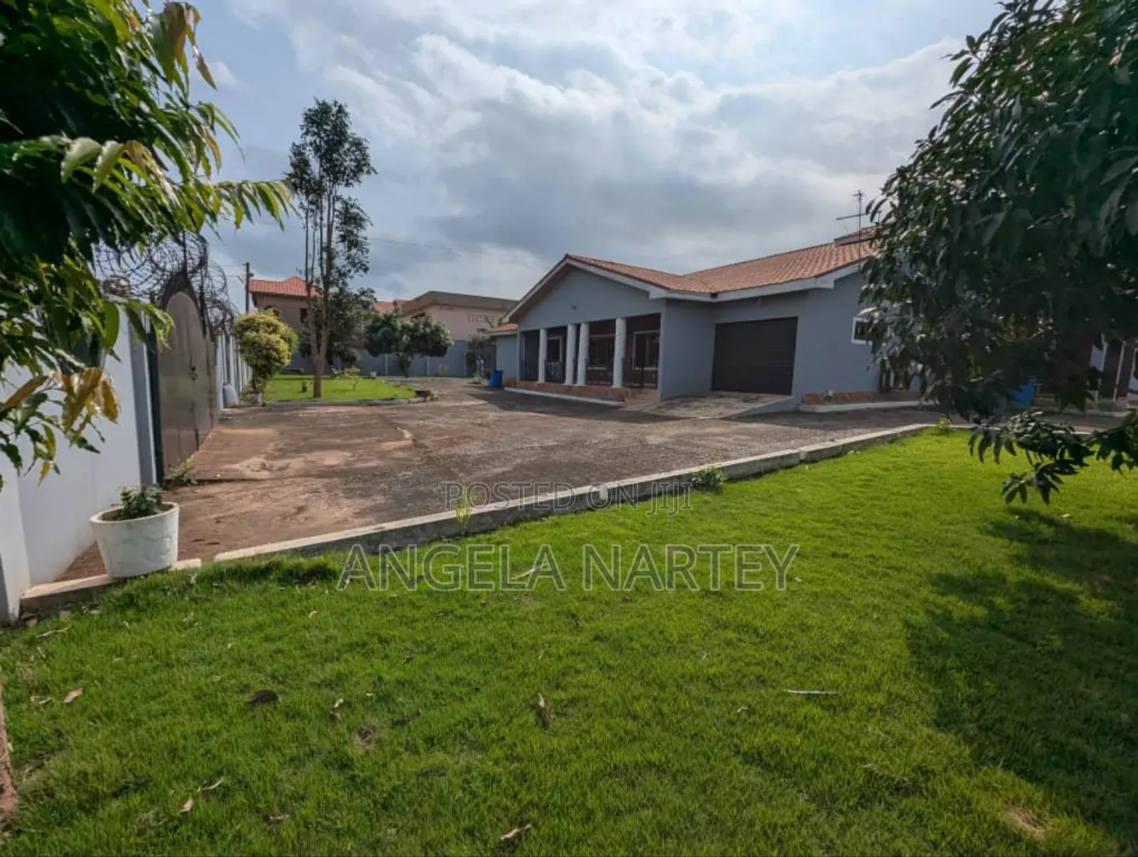 8bdrm House in Tantra Hills for sale