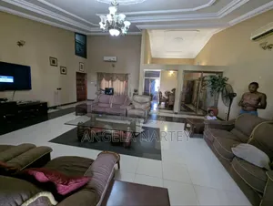 8bdrm House in Tantra Hills for sale