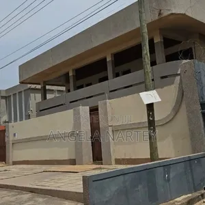 7bdrm House in Achimota for sale