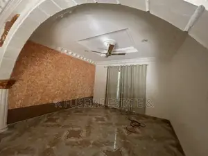7bdrm House in K Fuseini Estate, Kumasi Metropolitan for sale