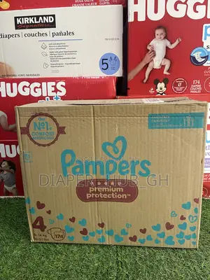 Pampers Premium Protection Size 4, 174 Nappies, 9kg-14kg, Monthly Pack