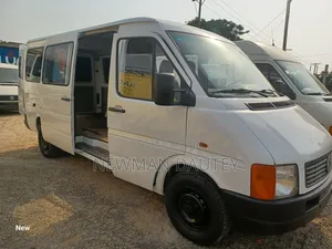 Volkswagen LT 2000 White