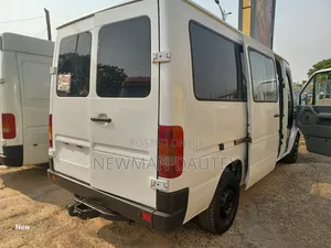 Volkswagen LT 2000 White