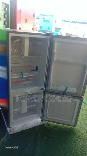 Perfect for Home Use Westpool Fridge Freezer 117l 2-Star