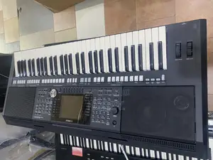 Yamaha PSR S950