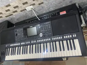 Yamaha PSR S950