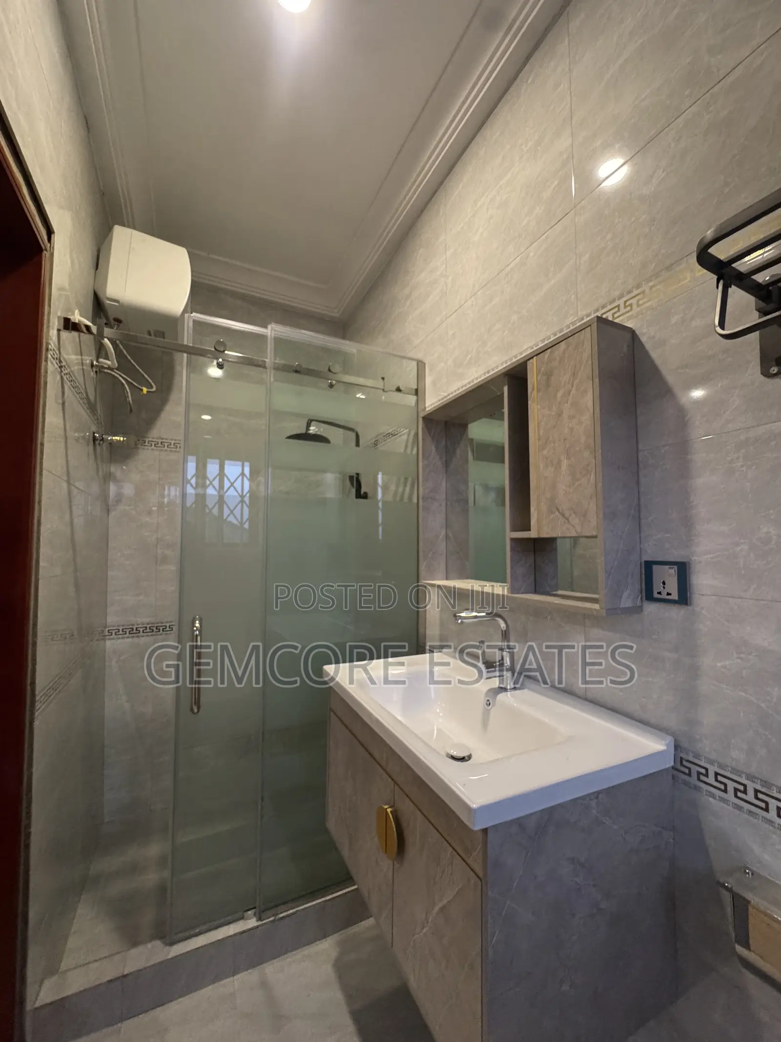 4bdrm House in West Trasacco, East Legon for rent