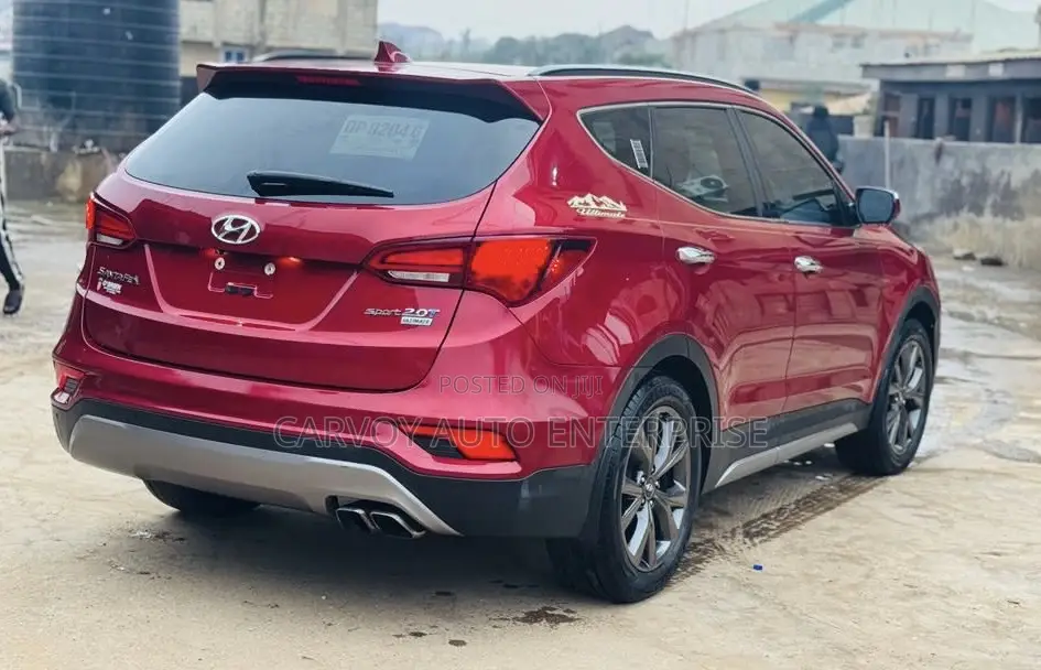 Hyundai Santa Fe 2018 Red
