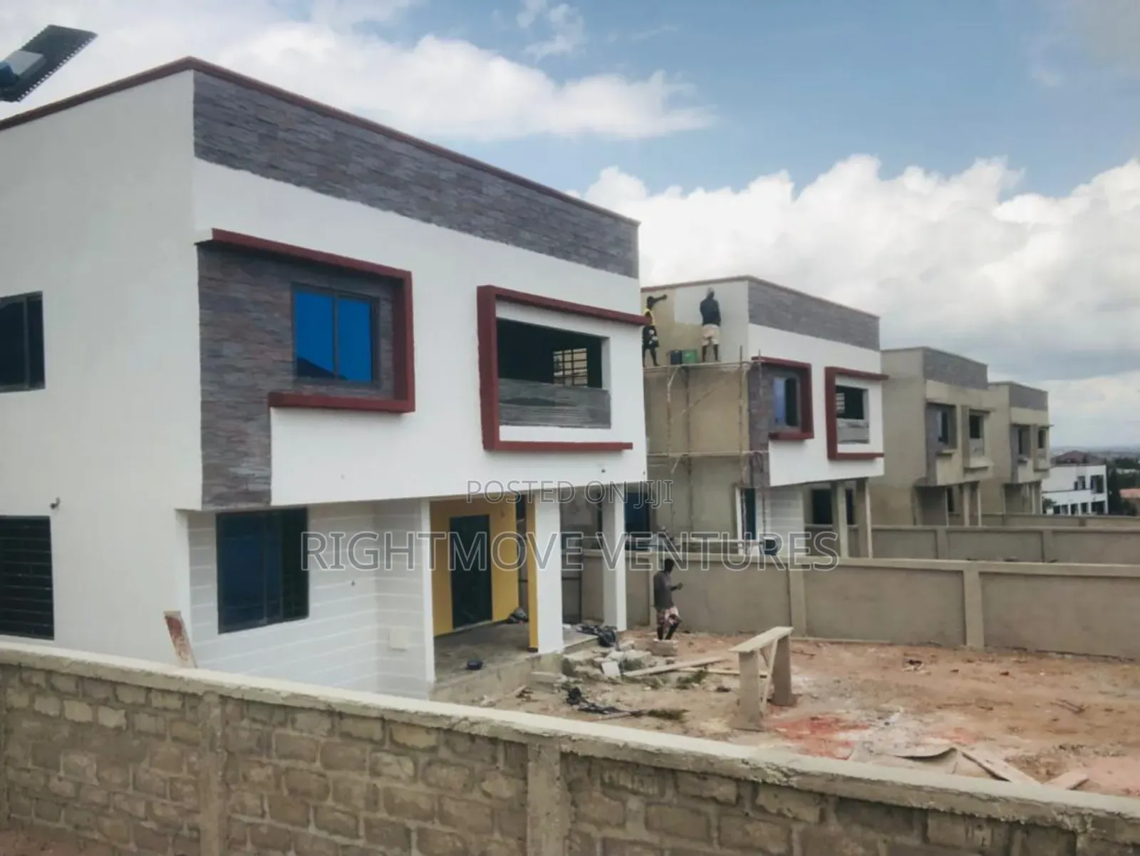 4bdrm Duplex in Takoradi for sale