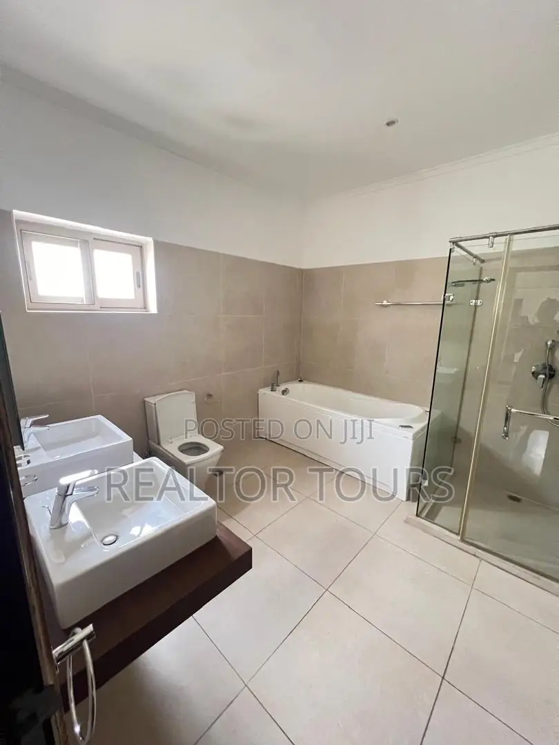 Furnished 4bdrm Townhouse / Terrace in Airport Residential Area