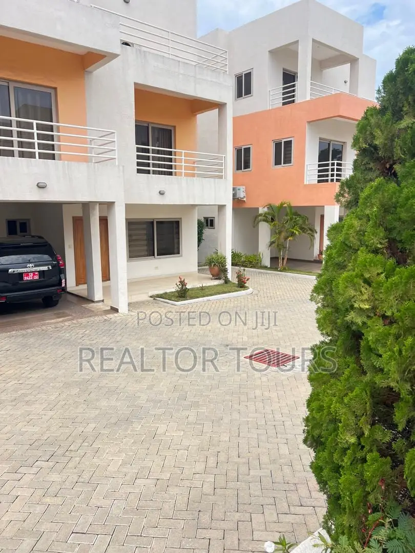 Furnished 4bdrm Townhouse / Terrace in Airport Residential Area