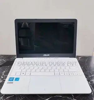 Laptop Apple MacBook Pro 4GB Intel Core i5 SSD 512GB