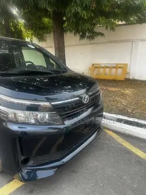 Toyota Voxy 2016 Blue