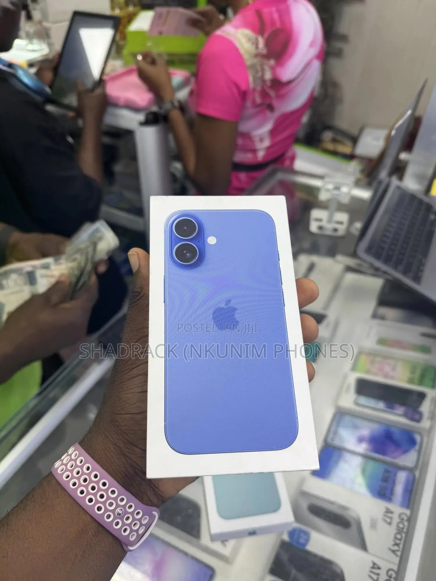 New Apple iPhone 16 128 GB Blue