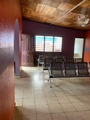 4bed/Clinic 4sale Santasi Nkoranza