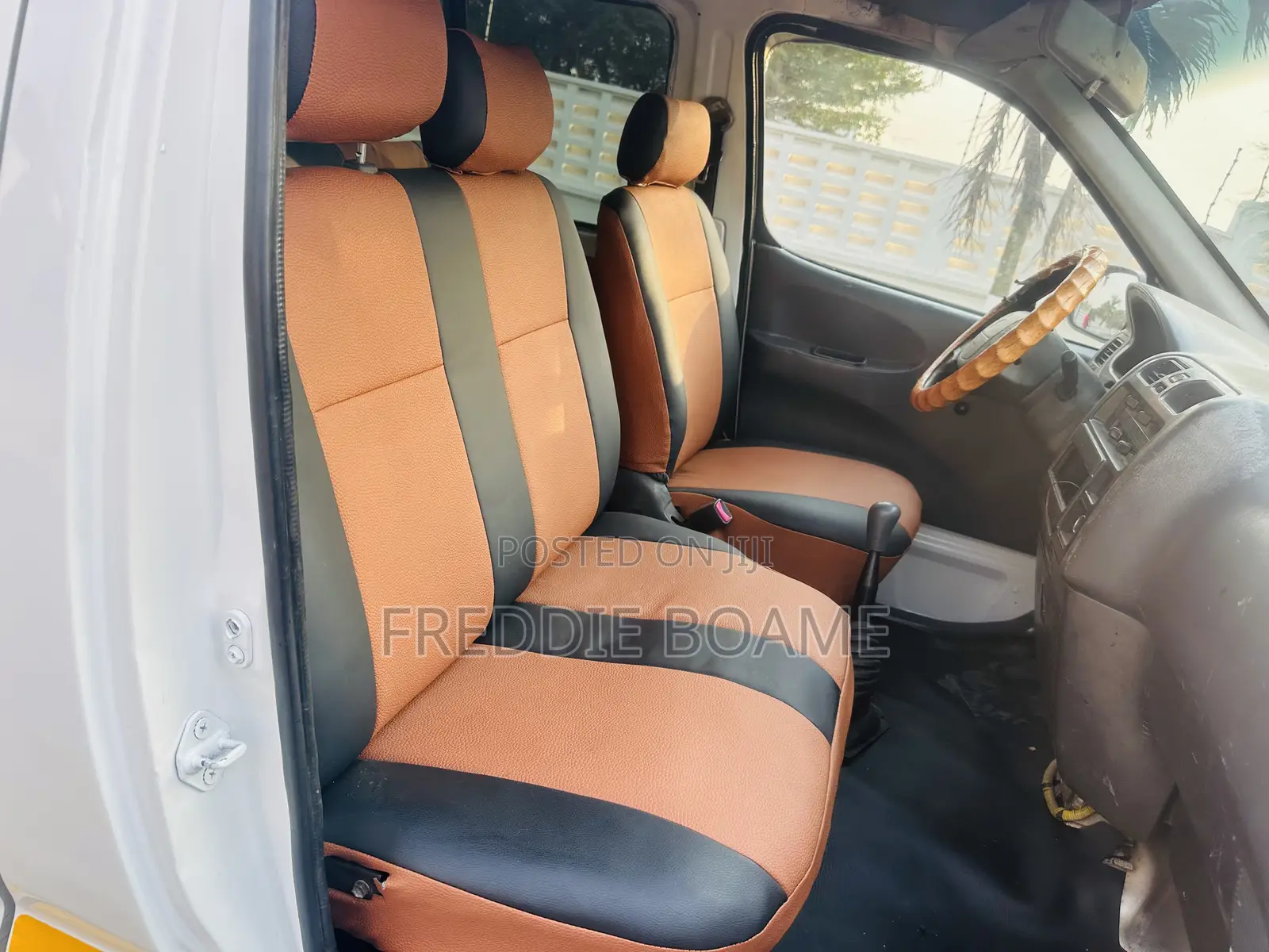 Toyota HiAce 2004 White