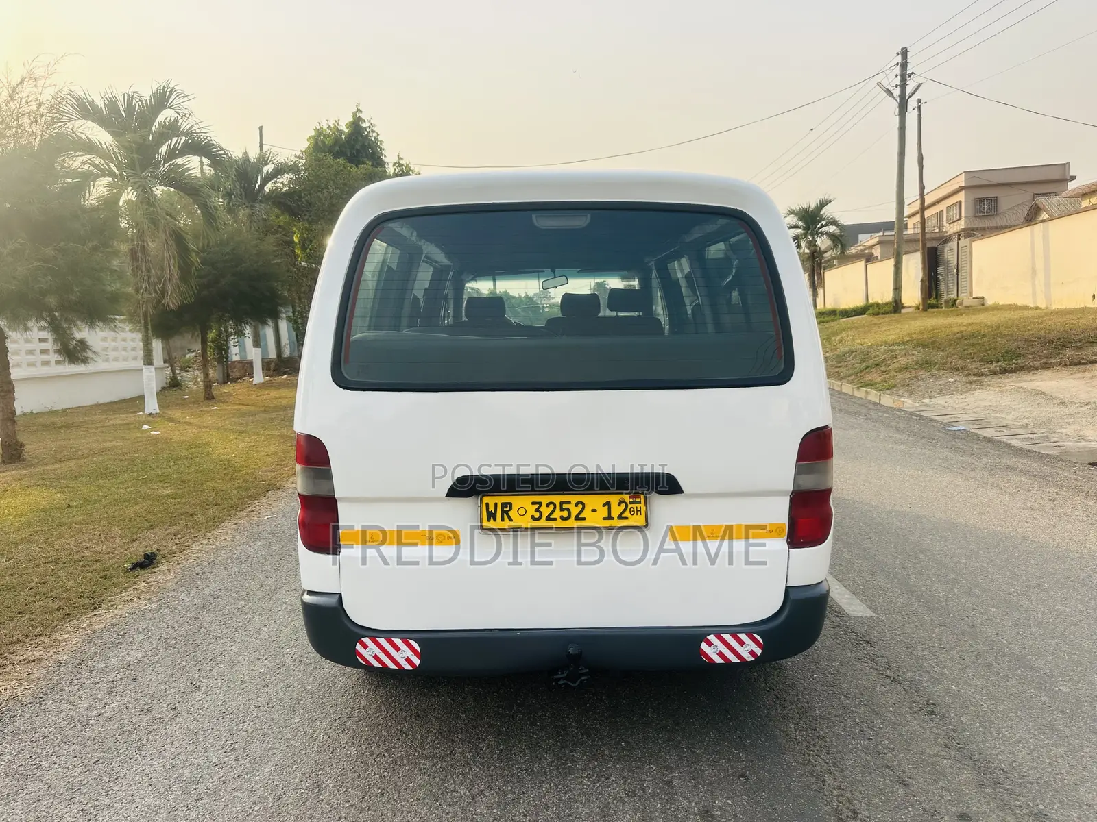 Toyota HiAce 2004 White