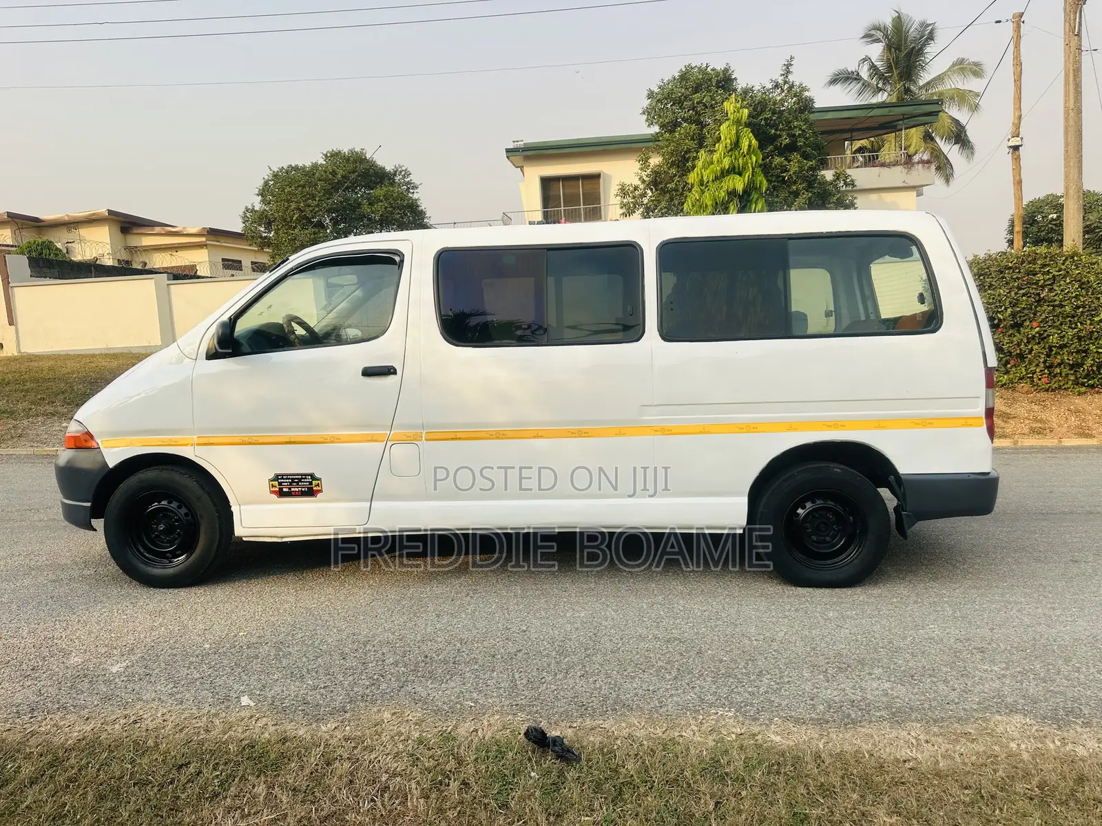 Toyota HiAce 2004 White