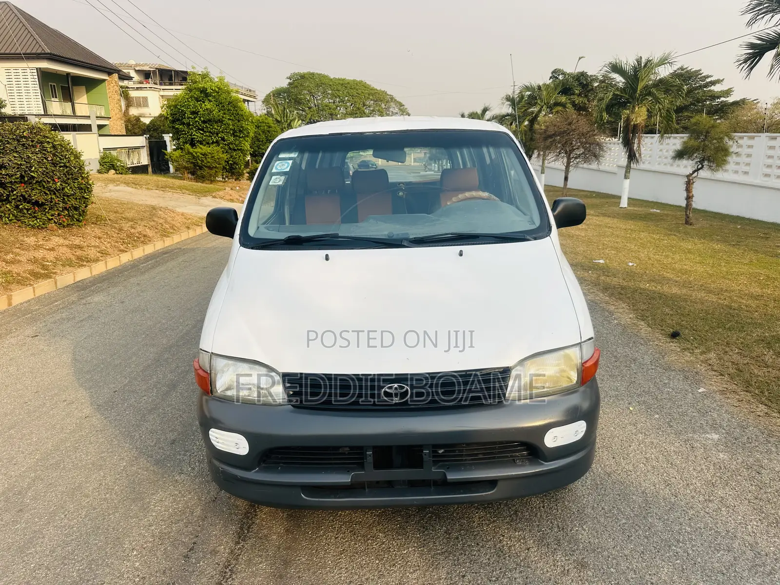 Toyota HiAce 2004 White