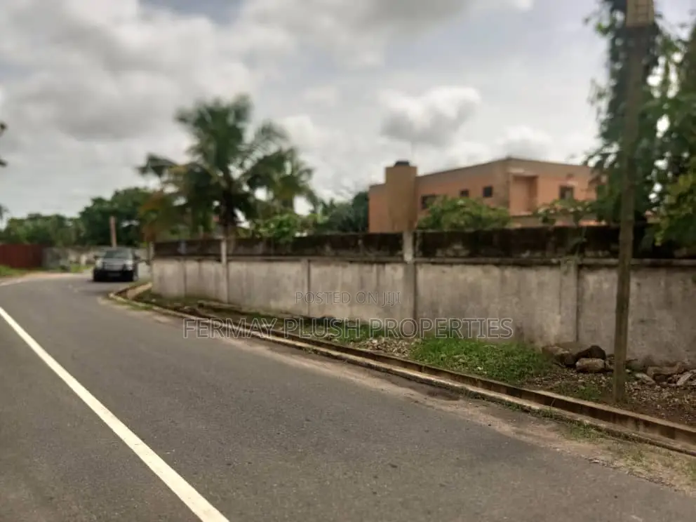 5bdrm House in Roman Ridge, Accra Metropolitan for sale
