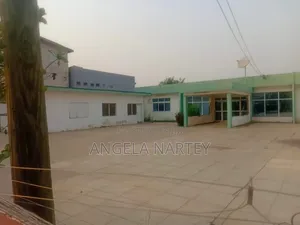 6bdrm House in Dzorwulu for sale