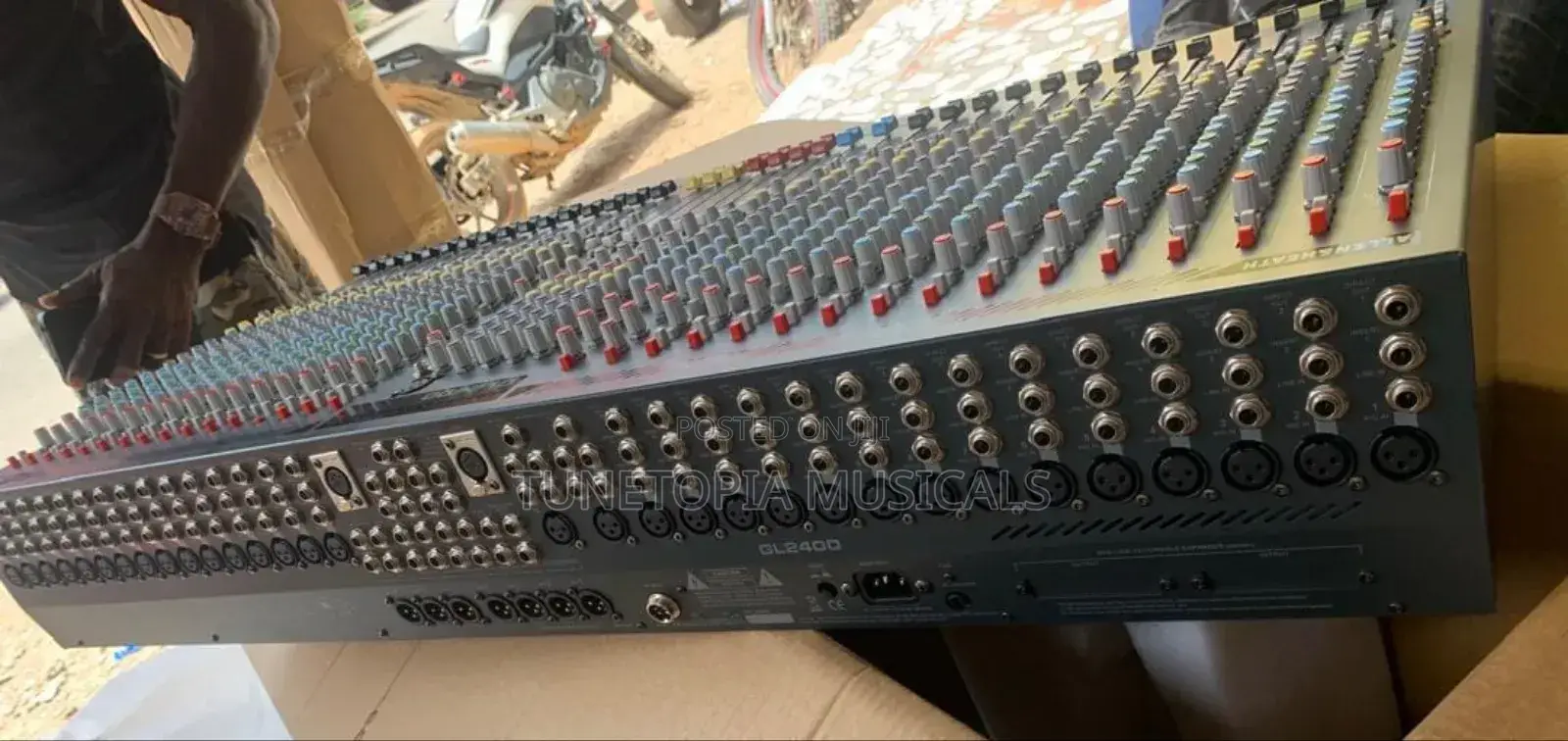 Allen & Heath Gl2400 32channel Professional Mixer