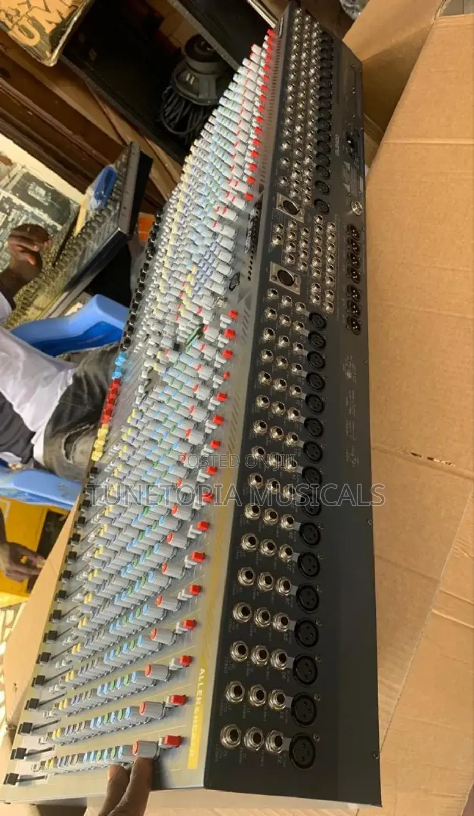 Allen & Heath Gl2400 32channel Professional Mixer