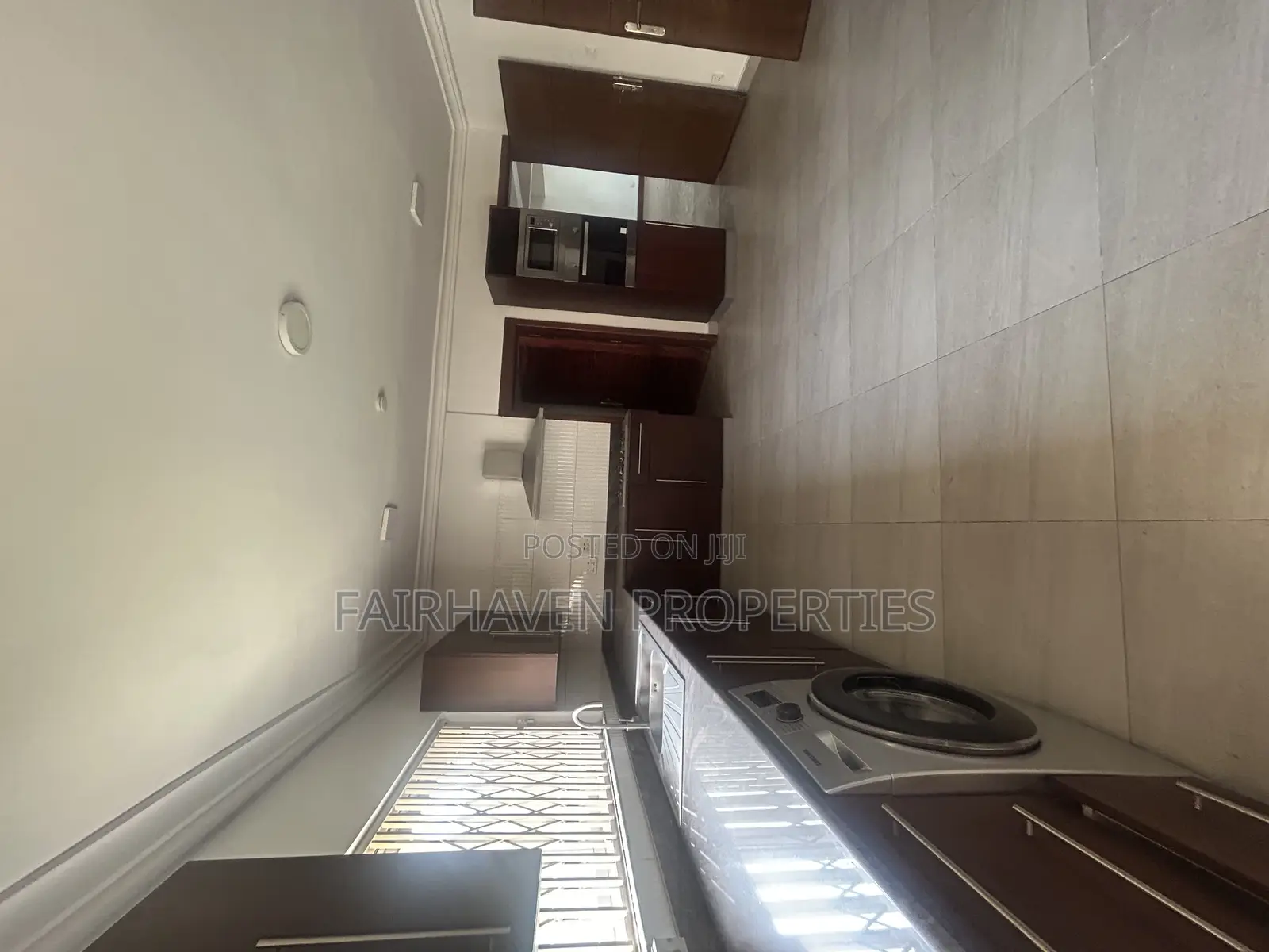 4bdrm House in Big Disu Realty, Cantonments for rent