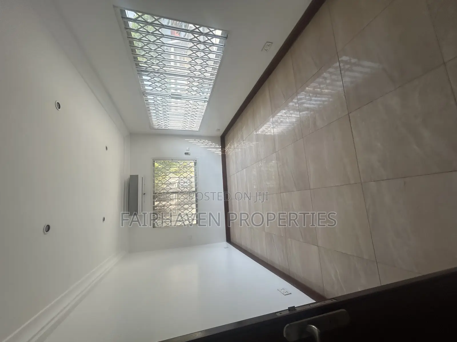 4bdrm House in Big Disu Realty, Cantonments for rent