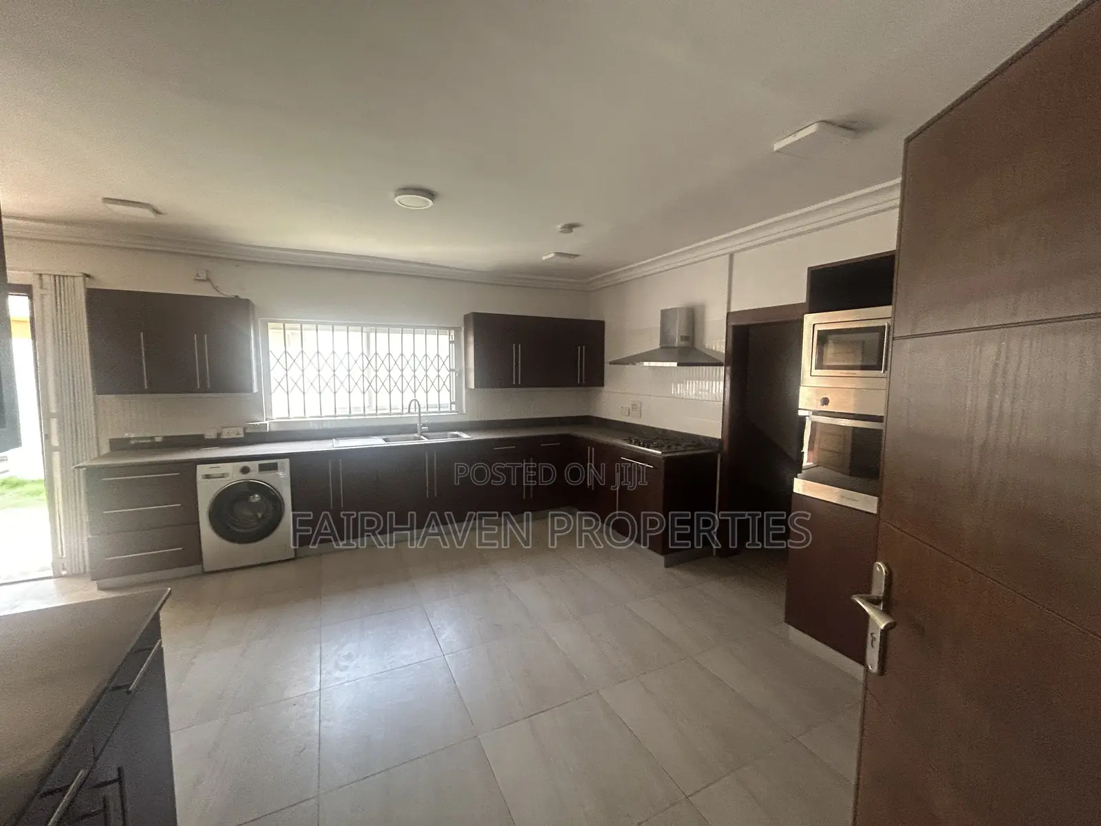 4bdrm House in Big Disu Realty, Cantonments for rent