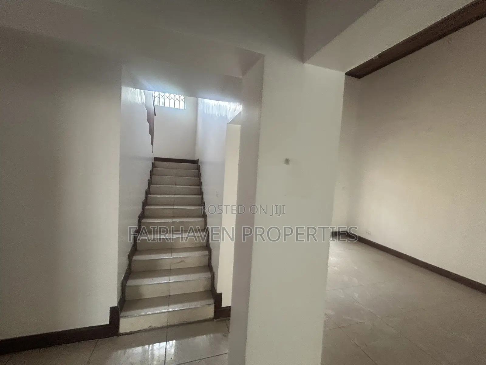4bdrm House in Big Disu Realty, Cantonments for rent
