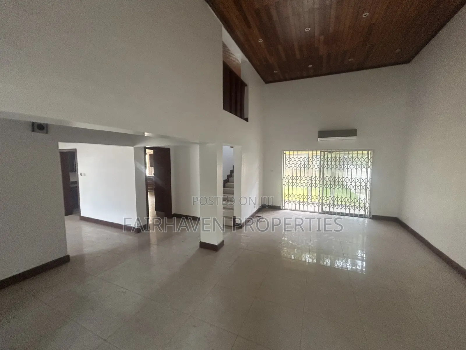 4bdrm House in Big Disu Realty, Cantonments for rent