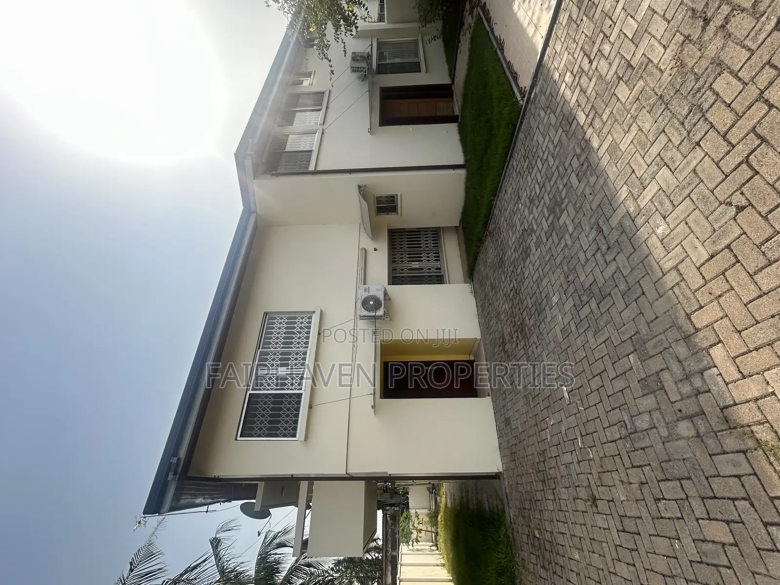 4bdrm House in Big Disu Realty, Cantonments for rent