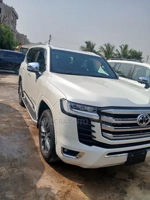 New Toyota Land Cruiser LC300 2024 White