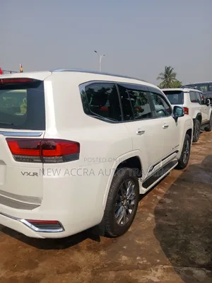 New Toyota Land Cruiser LC300 2024 White