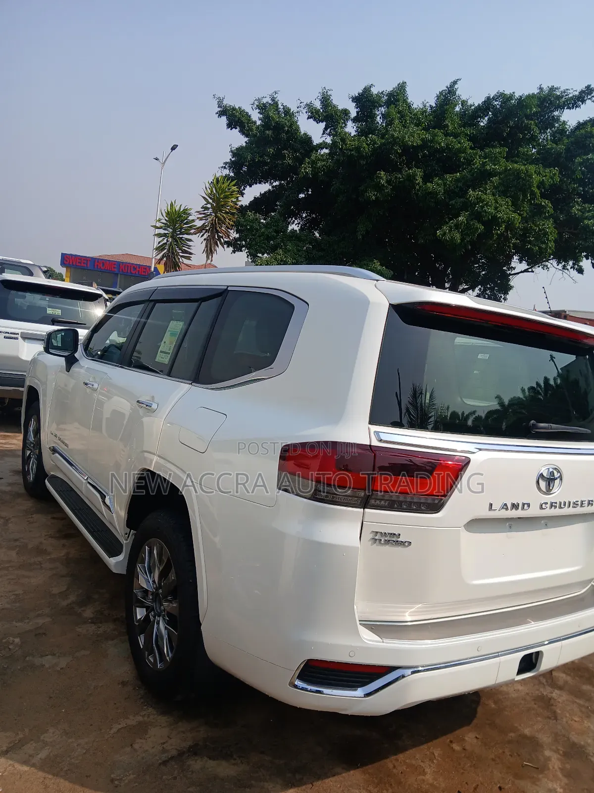 New Toyota Land Cruiser LC300 2024 White