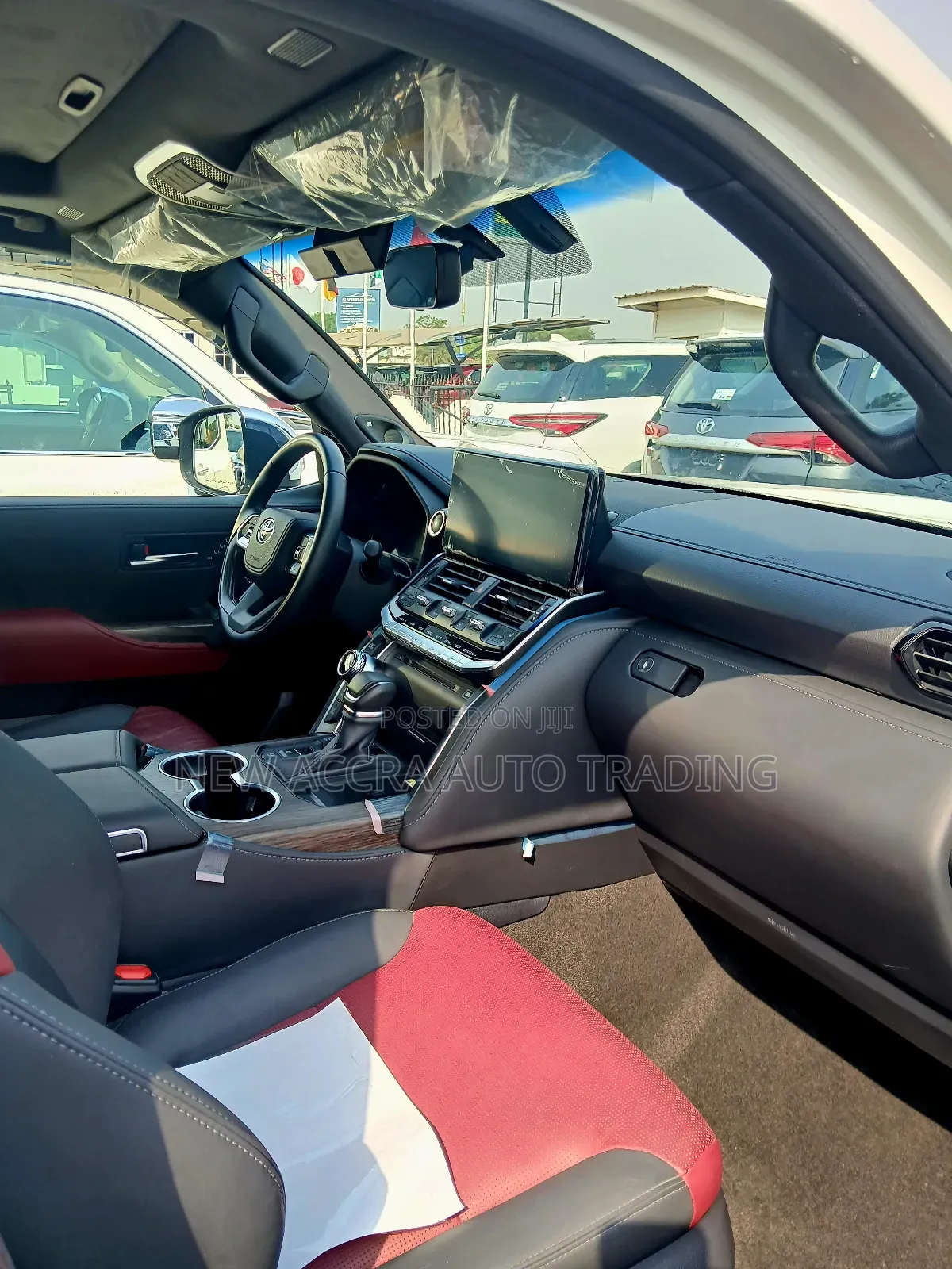 New Toyota Land Cruiser LC300 2024 White