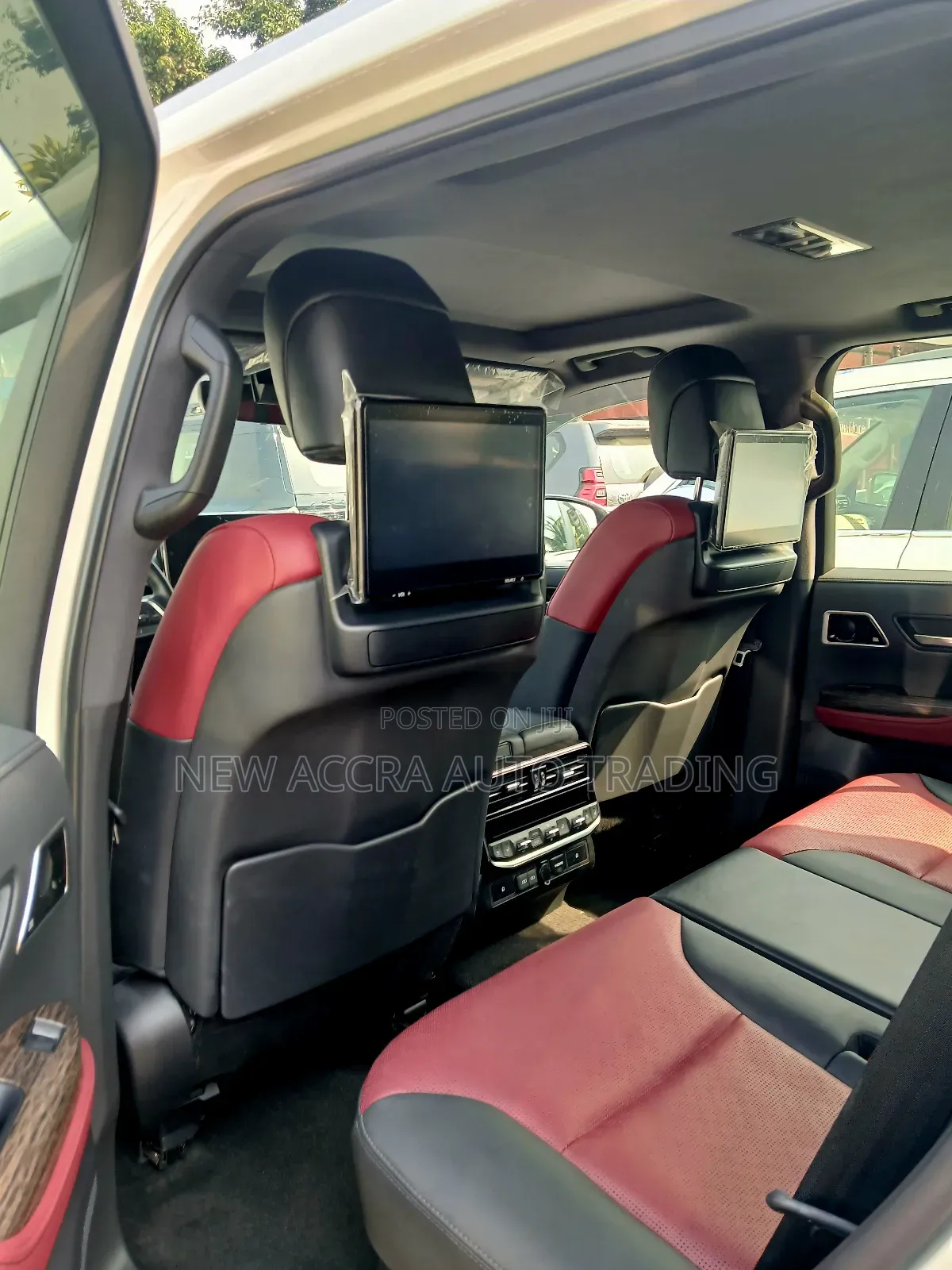 New Toyota Land Cruiser LC300 2024 White