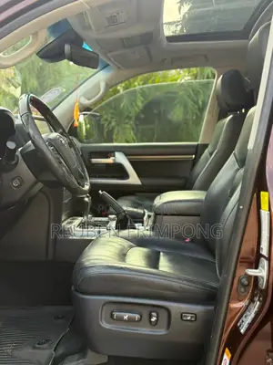 Toyota Land Cruiser 5.7 V8 GXR 2016 Burgundy
