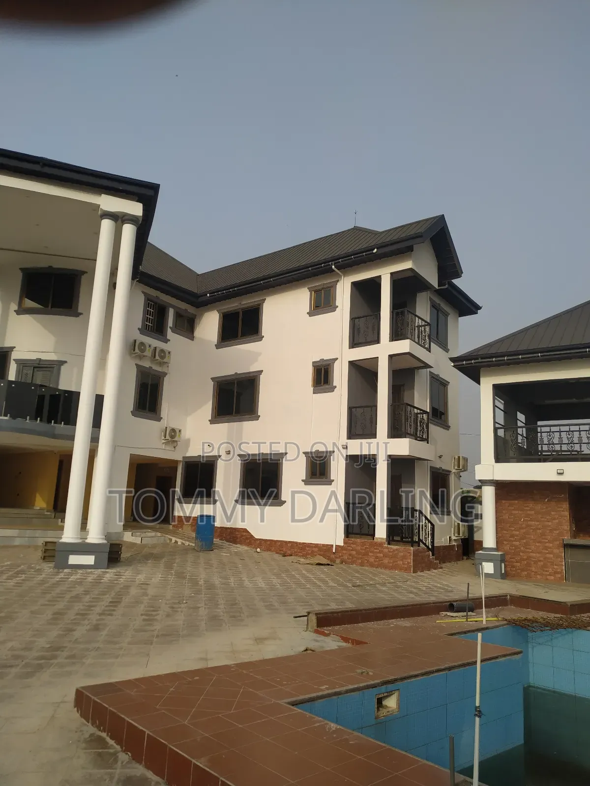 Professional Painter for Interior and Exterior Painting