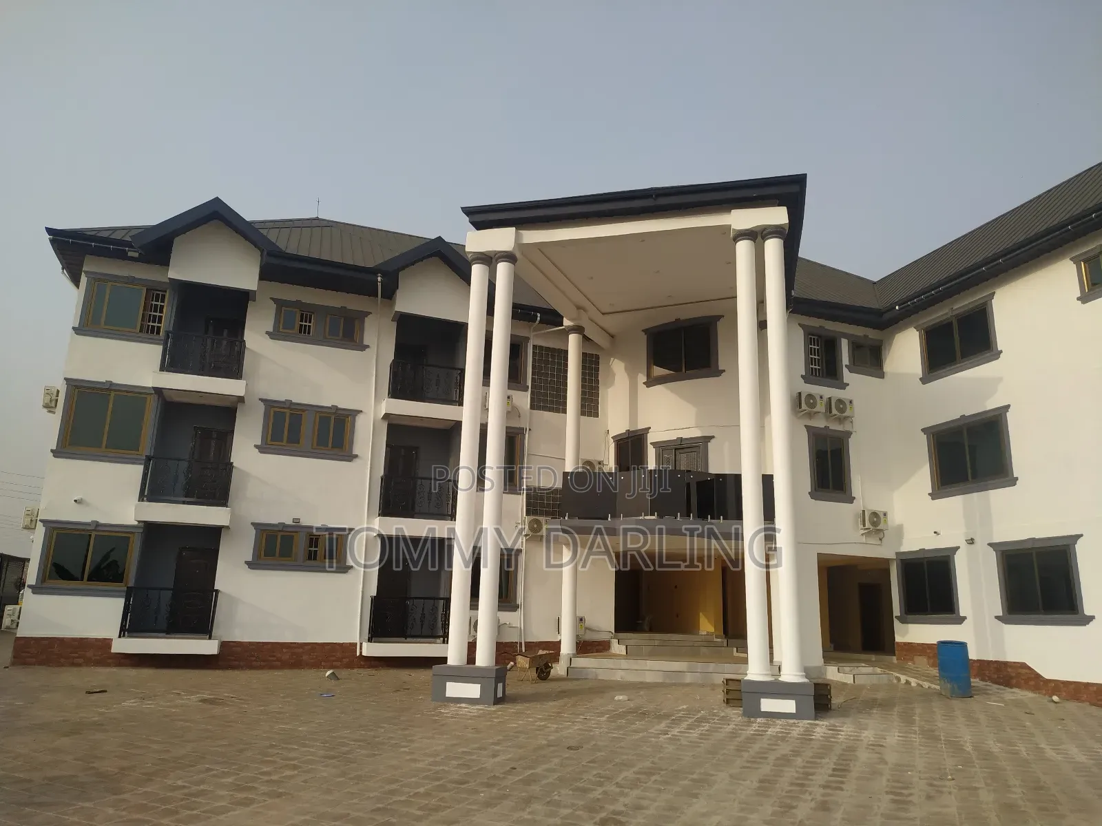 Professional Painter for Interior and Exterior Painting