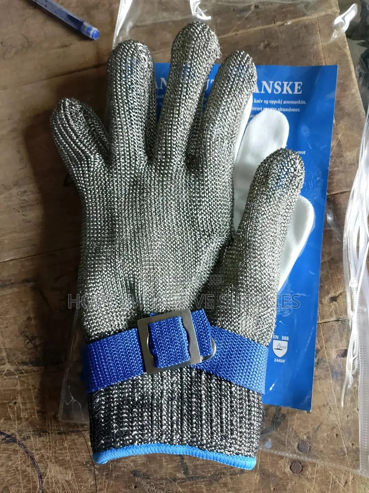 High Quality Metal Gloves.