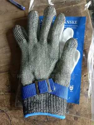 High Quality Metal Gloves.